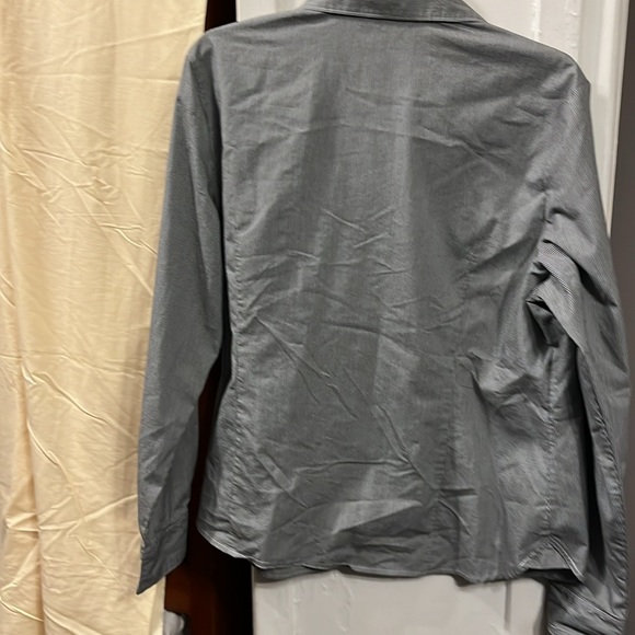 Like new George long sleeve button down black and white size XL (16-18) - Picture 5 of 5